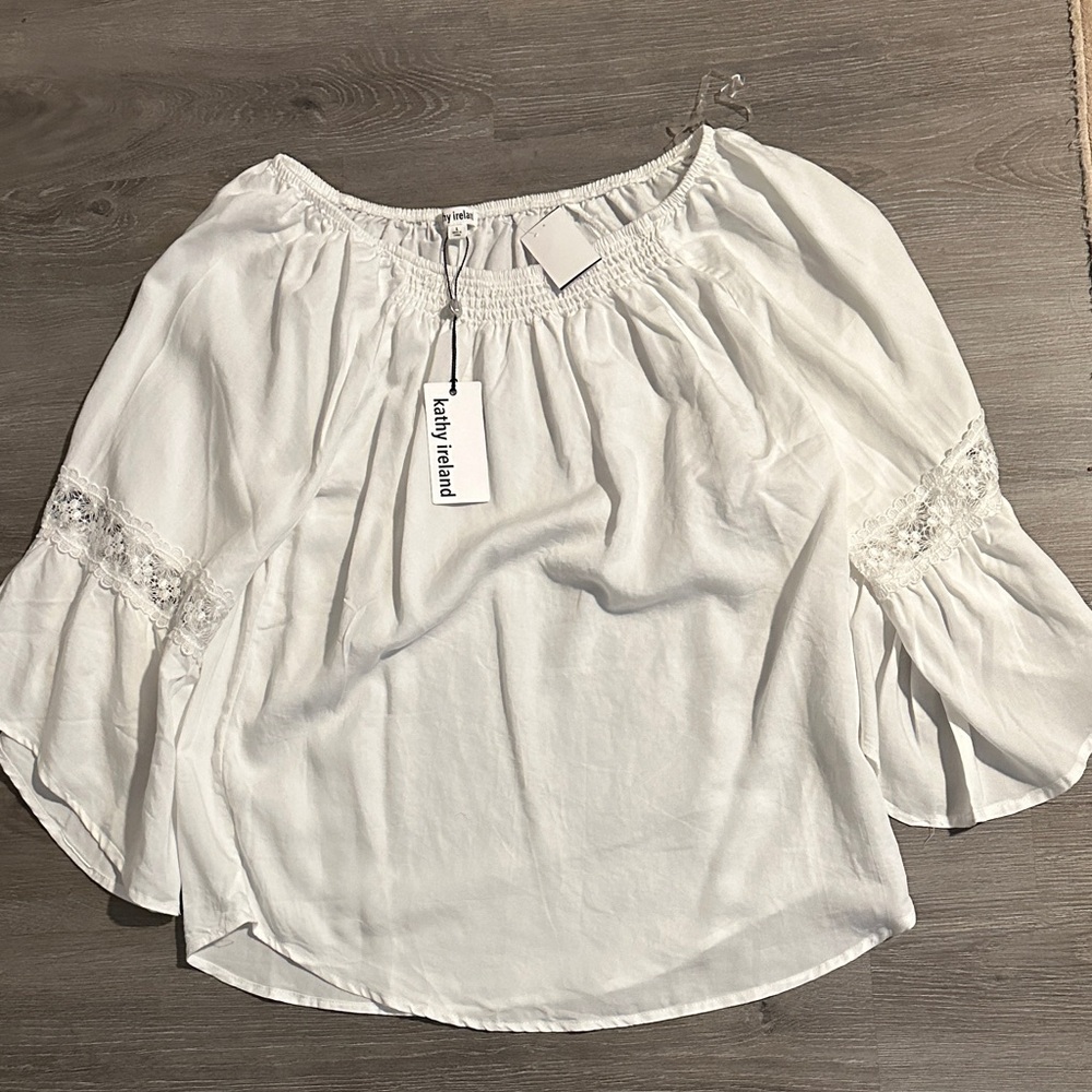 Kathy Ireland Off-White Blouse with Lace Sleeves